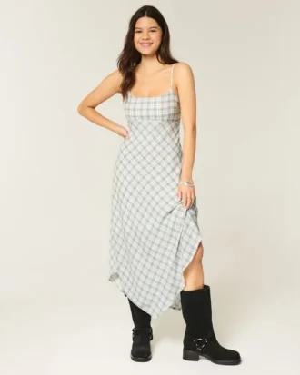 Asymmetrische midi-jurk met asymmetrische zoom
