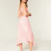 Asymmetrische midi-jurk met asymmetrische zoom