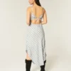 Asymmetrische midi-jurk met asymmetrische zoom Asymmetrische midi-jurk met asymmetrische zoom