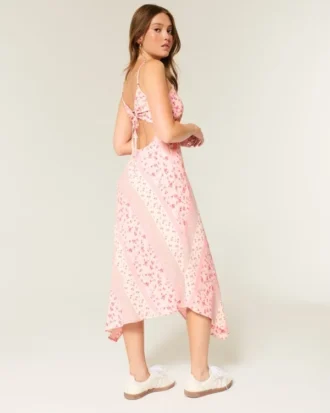 Asymmetrische midi-jurk met asymmetrische zoom
