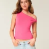 Asymmetrische off-shoulder top Asymmetrische off-shoulder top