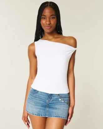 Asymmetrische off-shoulder top