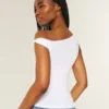 Asymmetrische off-shoulder top Asymmetrische off-shoulder top