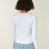 Baby-T-shirt met lange mouwen, naadloze stof en ronde hals Baby-T-shirt met lange mouwen, naadloze stof en ronde hals