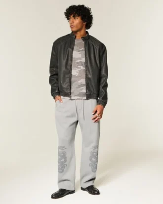Baggy joggingbroek met dubbele slangengrafiek