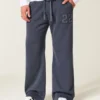 Bootcut joggingbroek met cijferprint Bootcut joggingbroek met cijferprint