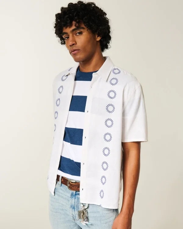 Boxy shirt met korte mouwen en borduursels Boxy shirt met korte mouwen en borduursels