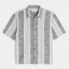 Boxy shirt met korte mouwen en gestructureerde strepen Boxy shirt met korte mouwen en gestructureerde strepen