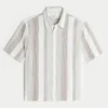 Boxy shirt met korte mouwen en gestructureerde strepen Boxy shirt met korte mouwen en gestructureerde strepen