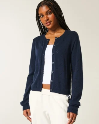 Cardigan met ronde hals en oogjes