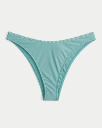 Cheekiest bikinibroekje met hoge beenuitsnijding Cheekiest bikinibroekje met hoge beenuitsnijding