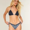 Cheeky bikinibroekje met haakwerkachtige rand en strikbandjes aan de zijkant
