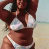 Cheeky bikinibroekje met hoge pijpjes in haakstijl
