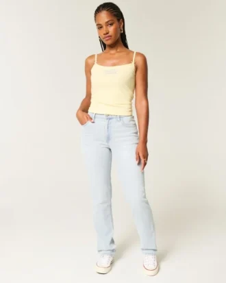 Curvy high-rise lichtgewassen rechte jeans