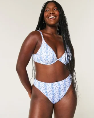 Curvy hoog uitgesneden hooggetailleerd geribbeld cheeky bikinibroekje