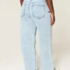 Curvy laag uitgesneden gescheurde lichtgewassen baggy jeans