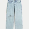 Curvy laag uitgesneden gescheurde lichtgewassen baggy jeans