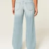 Curvy laag uitgesneden lichtgewassen baggy jeans