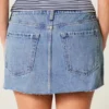 Curvy laag uitgesneden mini-rokje van medium gewassen denim Curvy laag uitgesneden mini-rokje van medium gewassen denim