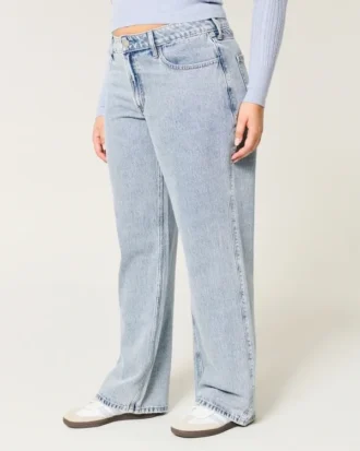 Curvy mid-rise medium wash baggy jeans