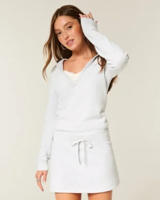 Fleece jurk met capuchon en lange mouwen