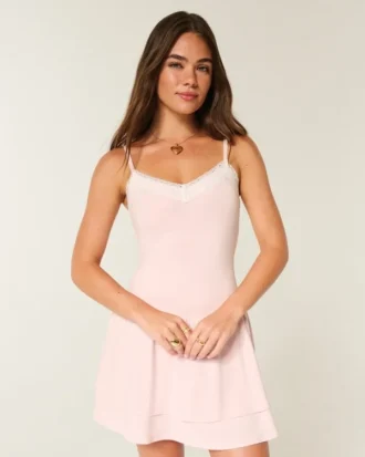 Gebreide mini-jurk met laagjes