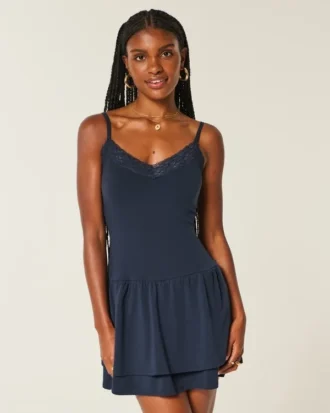 Gebreide mini-jurk met laagjes