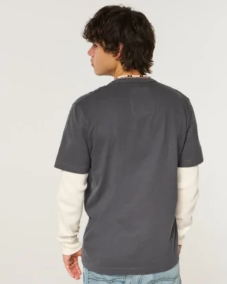 Gelaagde T-shirt met lange mouwen en logo-afbeelding