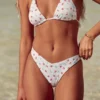Geribbelde bikinibroekje met hoge beenuitsnijding