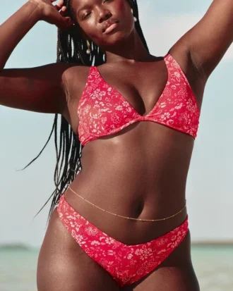 Geribbelde Cheekiest-bikinibroekje met hoge pijpen Geribbelde Cheekiest-bikinibroekje met hoge pijpen