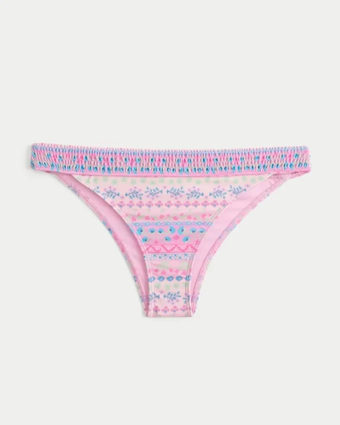 Gesmokte taille, hoog uitgesneden cheekiest bikinibroekje