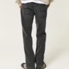 Gewassen zwarte rechte jeans