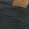 Gewassen zwarte rechte jeans