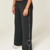 Gilly Hicks Active Recharge baggy broek met hartjes Gilly Hicks Active Recharge baggy broek met hartjes