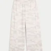 Gilly Hicks Active Recharge baggy broek met hartjes Gilly Hicks Active Recharge baggy broek met hartjes