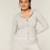 Gilly Hicks Sweater met capuchon en geschulpte zoom Gilly Hicks Sweater met capuchon en geschulpte zoom