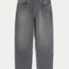 Grijze skaterbaggyjeans met borduursels en studs Grijze skaterbaggyjeans met borduursels en studs