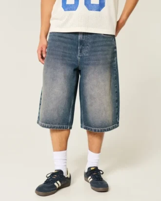 Halfbroek van medium gewassen denim