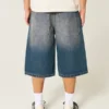 Halfbroek van medium gewassen denim