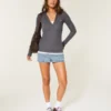 Henley met lange mouwen en capuchon Henley met lange mouwen en capuchon