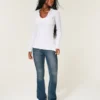 Henley met lange mouwen en capuchon