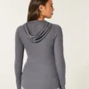 Henley met lange mouwen en capuchon Henley met lange mouwen en capuchon