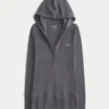 Henley met lange mouwen en capuchon Henley met lange mouwen en capuchon