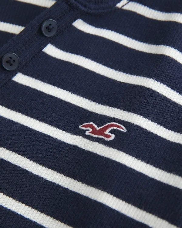 Henley met lange mouwen en capuchon Henley met lange mouwen en capuchon