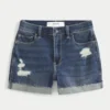 Hoge, gescheurde donkerblauwe denim short Hoge, gescheurde donkerblauwe denim short