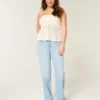 Hoge, lichtgewassen rechte jeans Hoge, lichtgewassen rechte jeans