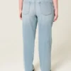 Hoge, lichtgewassen rechte jeans Hoge, lichtgewassen rechte jeans
