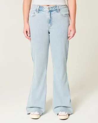 Hoge taille, lichtgewassen flare jeans met geborduurd hart