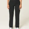 Hoge zwarte rechte jeans