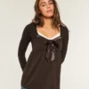 Holiday Vault Release Easy satijnen babydolltop met strik aan de voorkant Holiday Vault Release Easy satijnen babydolltop met strik aan de voorkant